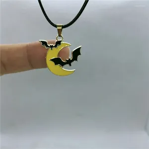 Pendentif Colliers Yungqi Gothic Cartoon Animal pour femmes Hommes Darken Night Bat Moon Collier Halloween Costume Party Bijoux Cadeau