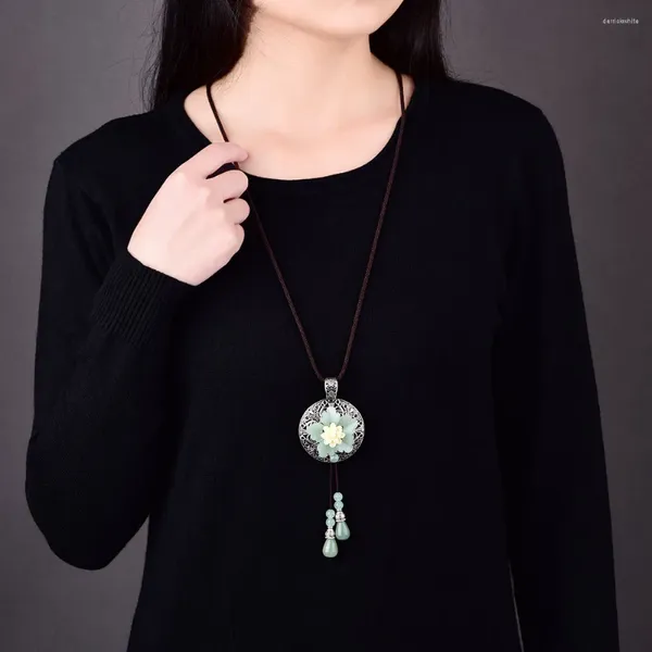 Colliers pendants Yunnan National Wind Sweater chaîne de mode femelle bijoux automne et hiver petite foule design rétro collier long