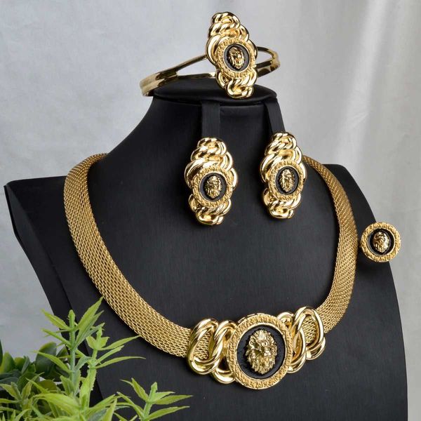 Colliers pendants Zeadear Italian Bijoux Ensembles d'oreilles à huile noire Collier de tour d'oreilles plaqué Boucles d'oreilles Bracelet Anneau Lion Head African Bride Gift 240419