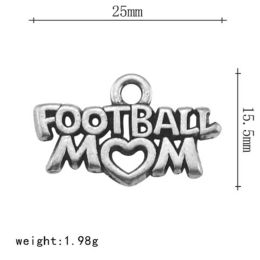 Pendants 2021 New Tibetan Word Football Football Baseball Hockey Soccer Mom Heart Charmes flottants pour les bijoux de bricolage Faire des charmes sportifs en gros