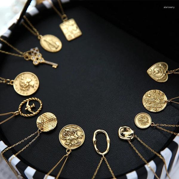 Colgantes Collar con colgante elíptico de moneda dorada de plata de ley 925, grabado de letras en inglés, cadena de oro de 18 quilates con personalidad Vintage