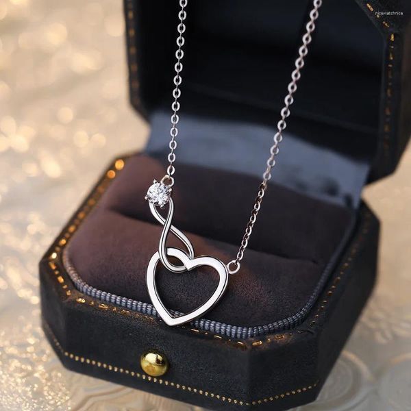 Pendants 925 Silver Silver Love Heart Infinity Symbol Collier Simple Zircon Clavicule Chain pour les cadeaux d'anniversaire de filles