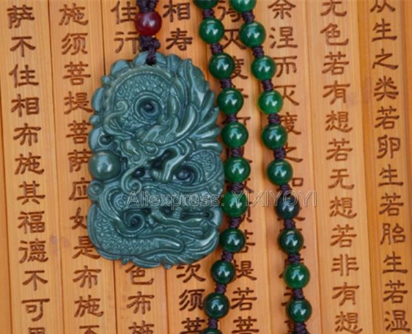 Pendentifs Travail manuel chinois naturel vert foncé HeTian Jade sculpté rétro Dragon chanceux amulette pendentif perles collier certificat bijoux fins
