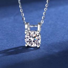 Hangers klassiek 1-2 d kleur stierkop moissanite ketting dames sieraden 925 sterling zilveren sleutelbeen cadeau