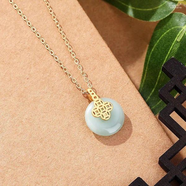 Pendentifs Design classique naturel un Jade rond collier lumière de luxe Style chinois pendentif clavicule chaîne bijoux pour femmes accessoire