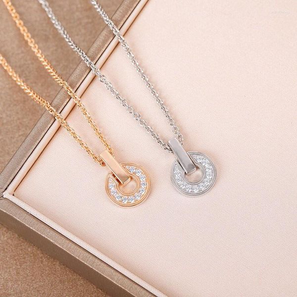 Pendentifs Europe vendre pièce pendentif 925 en argent Sterling femmes plein diamant collier rond dames mode bijoux cadeaux