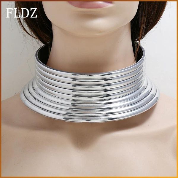 Colgantes collar de gargantillas de cuello largo africano para mujeres collares de metal