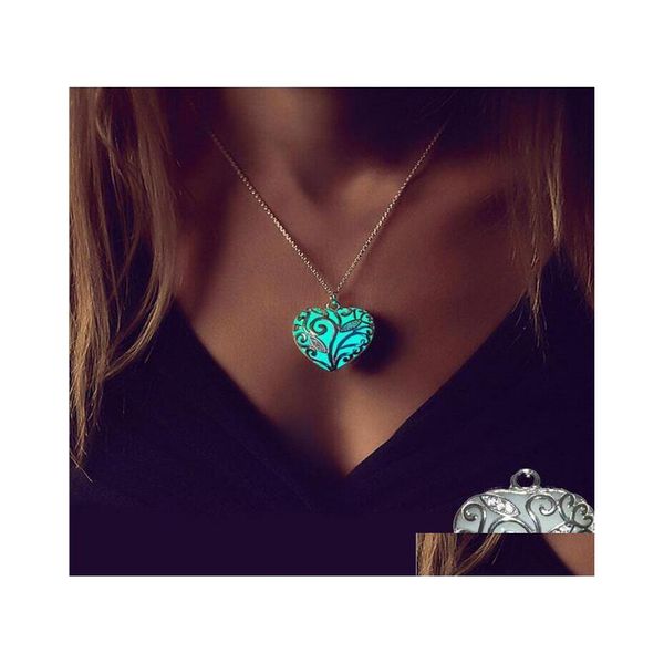 Colgantes Moda Corazón Colgante Lumious Glow In Dark Locket Collar Para Damas Suéter Cadenas Fluorescente Hollow Drop Delivery Home Dhhc1