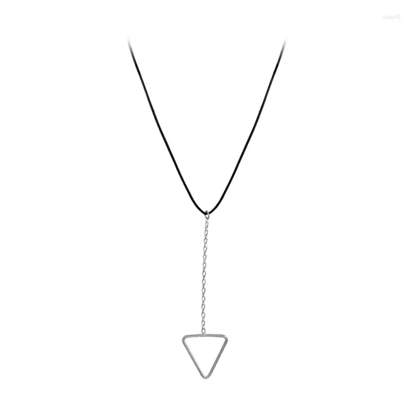 Pendentifs Géométrie Simple Triangle Creux Collier en Argent Sterling 925