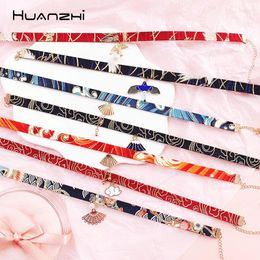 Pendants Huanzhi 2024 Colorful Japan Bird Mountain Fan Pendant Choker Ribbon Fashion Collier de chaîne courte pour les femmes