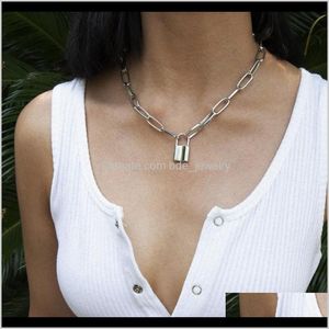 Colgantes Tipo de bloqueo de joyería Cadena gruesa Encantos de una sola capa Aessories Collar clásico para mujeres Joyería de moda minimalista Collares pendientes