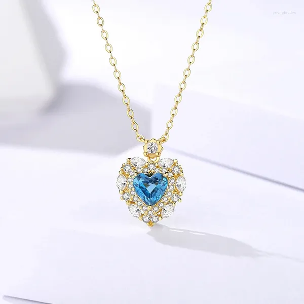 Pendants London Blue Natural Topaz Love Collier For Women S925 Sterling Silver Zircon clavicule chaîne Saint-Valentin Gift