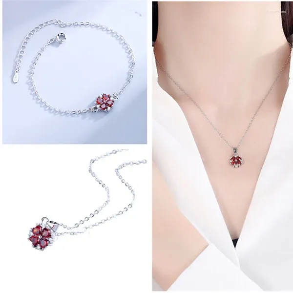 Pendentifs Chanceux doux cristal trèfle rouge fleur pendentif collier pour femmes ensemble de bijoux à la mode argent 925 Sterling colliers ras du cou femme