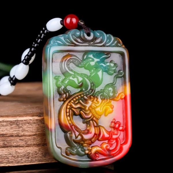 Pendentifs Couleur naturelle sculpté à la main Dragon Jade pendentif mode Boutique bijoux hommes et femmes zodiaque Dragon collier cadeau accessoires