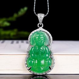 Pendentifs calcédoine verte naturelle sculptée à la main Guanyin pendentif boutique de mode bijoux hommes et femmes Agate collier cadeau