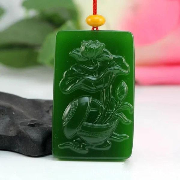 Pendentifs Naturel vert sculpté à la main Lotus Jade pendentif mode Boutique bijoux hommes et femmes Lotus collier cadeau accessoires