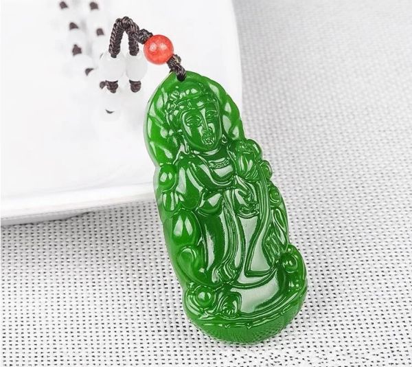 Pendants Natural Green Jade Guanyin Pendant Femmes Hommes Charmes de mode Bijoux de jodes certifiés Jades Stone Guan Yin Amulet Cadeaux