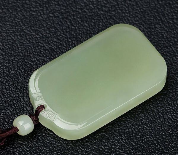 Colgantes Colgante de placa de jade natural Hotan seguro y sano para hombres y mujeres Placa de pan de jade Colgante de jade