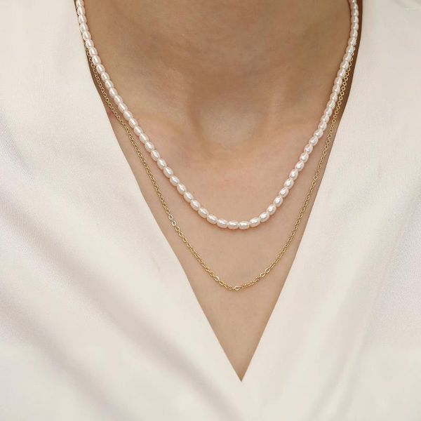 Pendentifs Collier ras du cou en perles de riz, imitation minimaliste naturelle, avec chaîne en laiton remplie d'or de 14 carats, bijoux de fête de mariage pour femmes, 2024