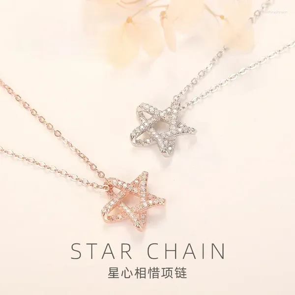 Pendants Collier pentagramme pendentif Pure Silver Pentagram Micro Star Pendant Sautoir Fresh Fashion Women's Candarbone Chain Wholesale