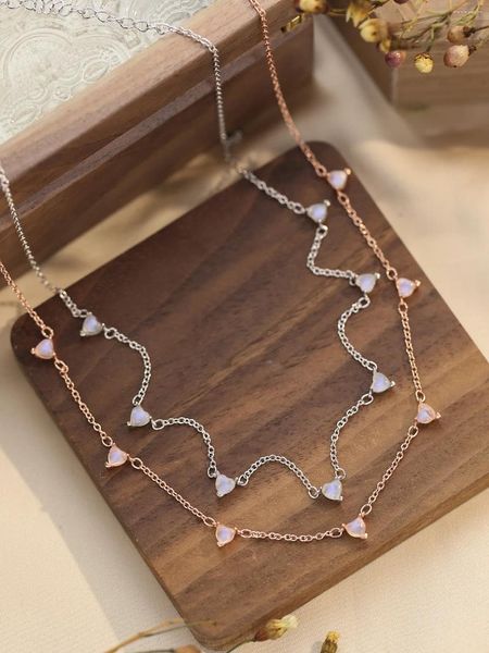 Colgantes Collar de mujer de color oro rosa hecho de plata 925 pura y piedra lunar en forma de corazón Estilo lindo y simple para uso diario o como regalo