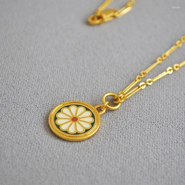 Pendentifs Vintage Style Antique japonais fait à la main en émail bleu fleur de marguerite pièce d'or pendentif rond collier plaqué 18K