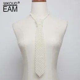 Colgantes WKOUD EAM 2024 Manual Weave Pearl Tie Mujeres Temperamento Camisa Collar simple Lady Tide PE330