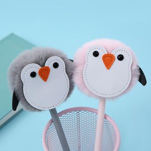 Bolígrafos 12pcs creative kawai plush peludo pingüino bolígrafos esponjoso pom fuzzy kawaii lindo bolicón de lápiz niña papelería divertida escuela