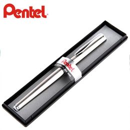 Stylos 1PCS 2019 Pentel Metal Gel stylo 0,7 mm K600 Horde Hand bas centre de gravité Signature Pen Métal Texture Nonslip Pen Grip Design