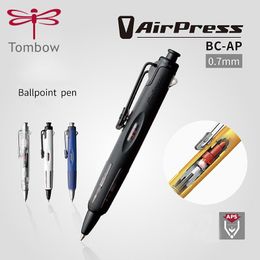 Bolígrafos 1 PPCS Tombow japonés BCAP Presión de aire Pen de bolín graso Pen de 0.7 mm Oficina linda papelería al aire libre también se puede escribir papel húmedo al aire libre