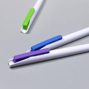 Stylos 200pcs / lot en gros en gros blanc personnalisé pas cher promotionnel cadeau de balle de balle de balle