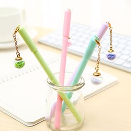 Stylos 36pcs nouveauté drôles mignons stylos à pâté de styles pendentif gel stylo kawaii papinerie kawai accessoire de bureau de retour à l'école