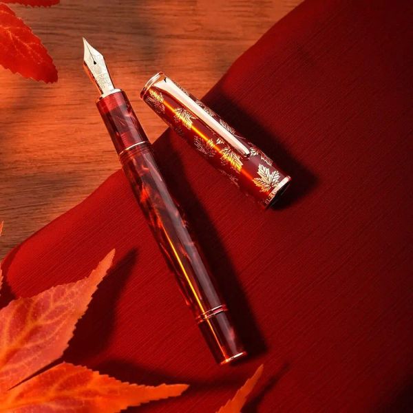 Stylos Hongdian N8 Fountain Pen Red Acrylic Resin Maple Leaf Scarving Cap EF / F Nib Trim Smooth Office Gifts d'écriture Pens avec convertisseur