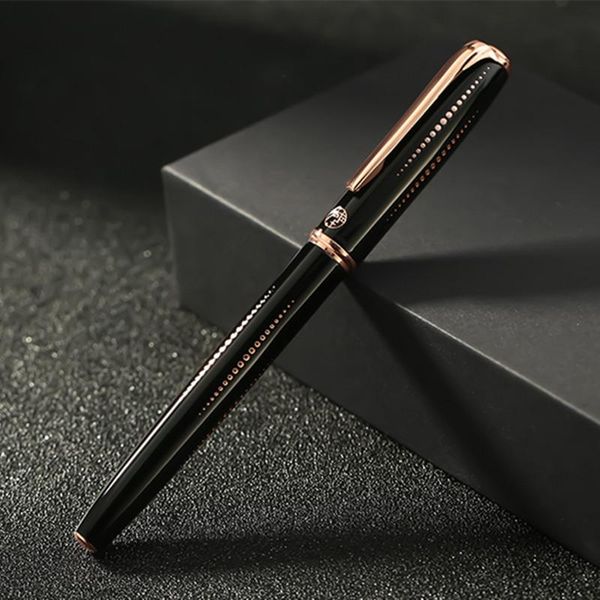 Stylos New Picasso Pimio 916 Black Metal Fountain Pen Iridium Medium Nib avec Beautiful Golden Dots Office Business School Gift Ink Pen