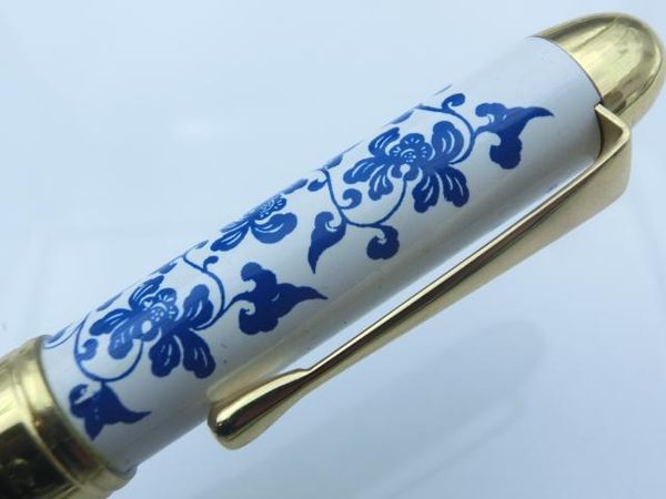 Bolígrafos La eterna Fuente Venus Fountain Pen 8080 Waxprinting de porcelana azul y blanca Avanzado Fuente de Iridium Pen envío gratis