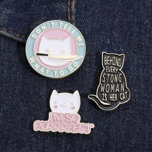 Broche de chats noirs parfaits jeux de films d'anime mignons épingles en émail dur collectionne le métro de métro en métat du sac à dos sac de sac à dos collier badges à revers