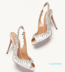 Perfecte zomerverleiding sandalen schoenen dames met kristallen verfraaid metallic leer PVC slingback party bruiloft peep toe pumps