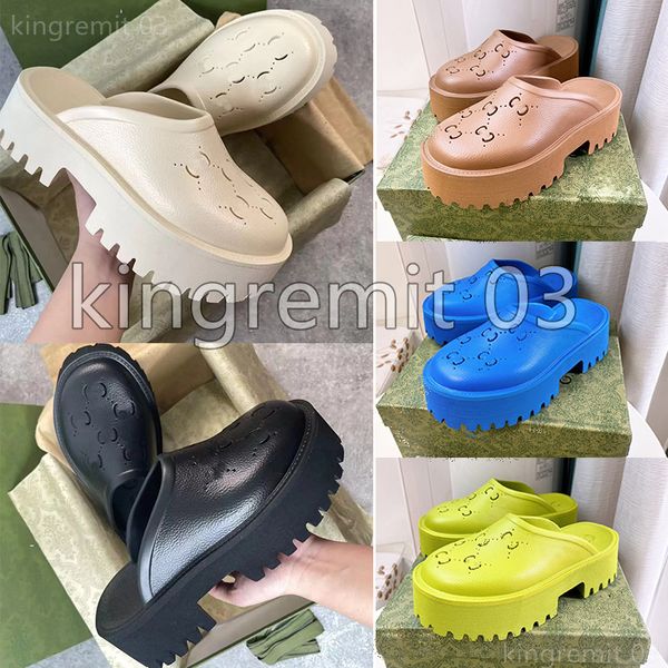 Sandalias de diseñador perforadas Zapatillas de fondo grueso Plataforma Diapositiva Moda Zapatos casuales Patrón hueco de lujo Materiales transparentes Sandalia Pisos de goma Zapatilla