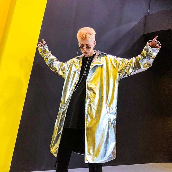 Performance Long Trench Coat Hombres Shiny Night Club Stage Dance Men Cloak Cape Coat Manga larga Capote Masculino Oro Plata XXL 211011