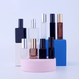 Bouteille de parfum 15pcs 3ml 5ml 10ml 15ml Rouleau de verre noir sur huile essentielle Bouteille de parfum vide 10CC Bouteille à bille roulante pour Etiquetas de voyage 230323