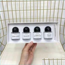 Parfumfles Byredo 30 ml per set 4pcs Super Cedar Blanche Rose van No Mans Land Mojave Ghost EDP Geur Langdurige geur Spray DHVMB