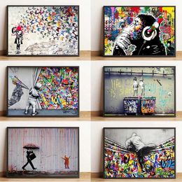Pers de jongen achter de gordijnen Graffiti Poster Banksy Street Art Interessante Monkey Canvas Home Slaapkamer Decoratie Wallpaper Art J240505