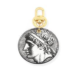 Personnalit Creative Round Key Wallet Classic Letter Leather Portrait Male Car Keychain Character Pendentif Femmes et Hommes Shouder Bag Totes Pendentifs