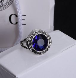 Personnalité classique Big Blue Gemstone Ring Bague Luxury Designer anneaux en argent plaqué Rague de haute qualité Amoureux des bijoux pour les femmes