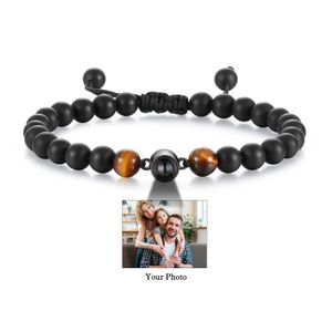 Personnalisez les femmes Bracelet de charme de perles hommes Custom votre projection PO Bangle Gift de bijoux ajusté pour le père papa grand-père 240418