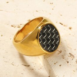 Gepersonaliseerde zwarte koolstofvezel zegelringen hoogglans gouden kleur stalen sieraden voor mannen en vrouwen aanpassen gegraveerd 231220
