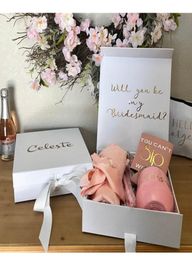 Boîte-cadeau de proposition de demoiselle d'honneur personnalisée Westez-vous ma chambre d'honneur Boîte de proposition personnalisée Fleurie de mariage Girl Keepsake Boxes 216892586