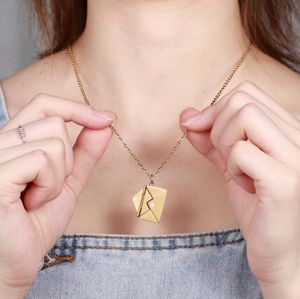 Collier médaillon enveloppe 3D personnalisé personnalisé avec gravure lettre d'amour cachée message secret pendentif collier cadeau bijoux