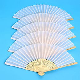 Gepersonaliseerde gegraveerde witte vouwing elegante zijden handventilator met cadeauzakje bruiloft mariage fans