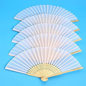 Gepersonaliseerde gegraveerde witte vouwing elegante zijden handventilator met cadeauzakje bruiloft mariage fans